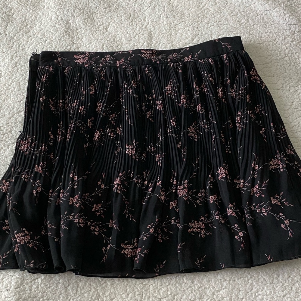 Floral Pleated Black Skirt